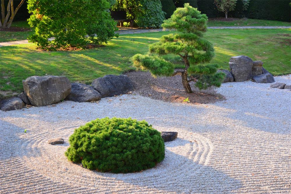 Zen-Garden-A-Guide-to-Creating-a-Calming-and-Beautiful-Japanese-Inspired-Landscape